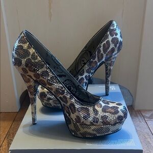 Dollhouse Glittering Leopard Print Heels